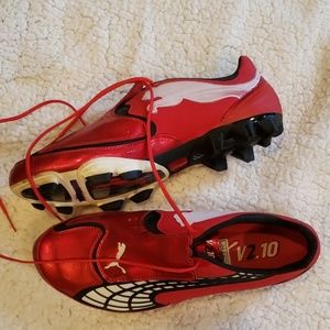 Puma v2.10 soccer shoes